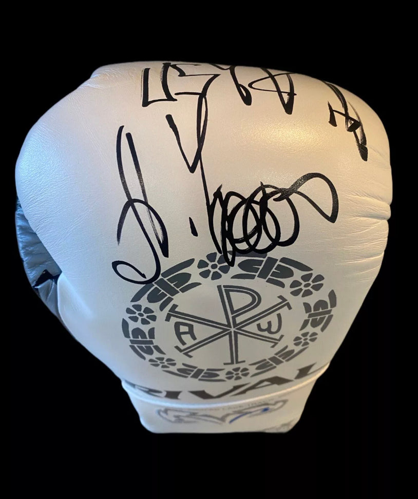 Oleksandr Usyk Hand Signed Dubois Glove Replica 1
