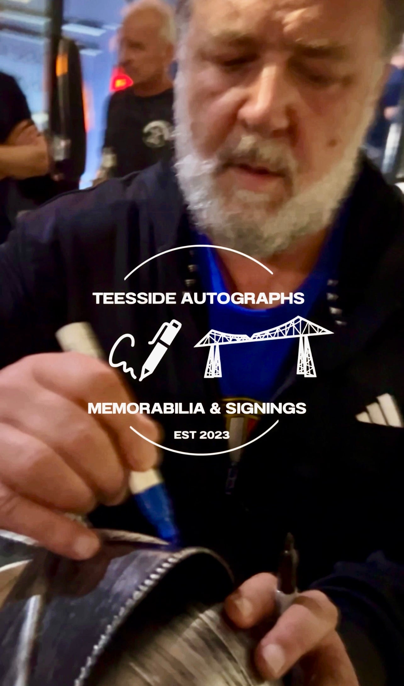 Russell Crowe Maximus Gladiator Hand Signed Full Size Plastic Helmet 2