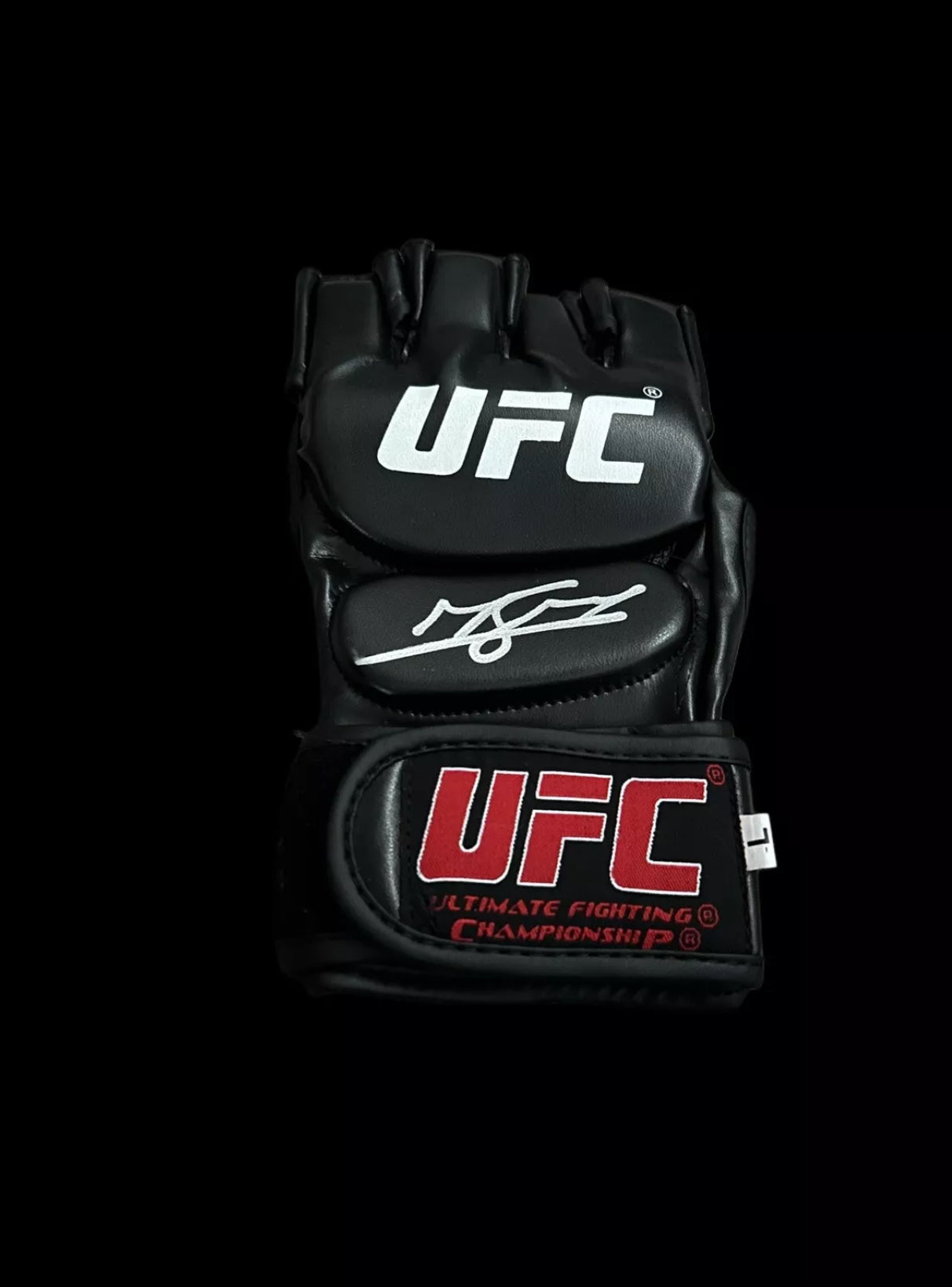 Michael Bisping UFC Hand Signed Glove 2