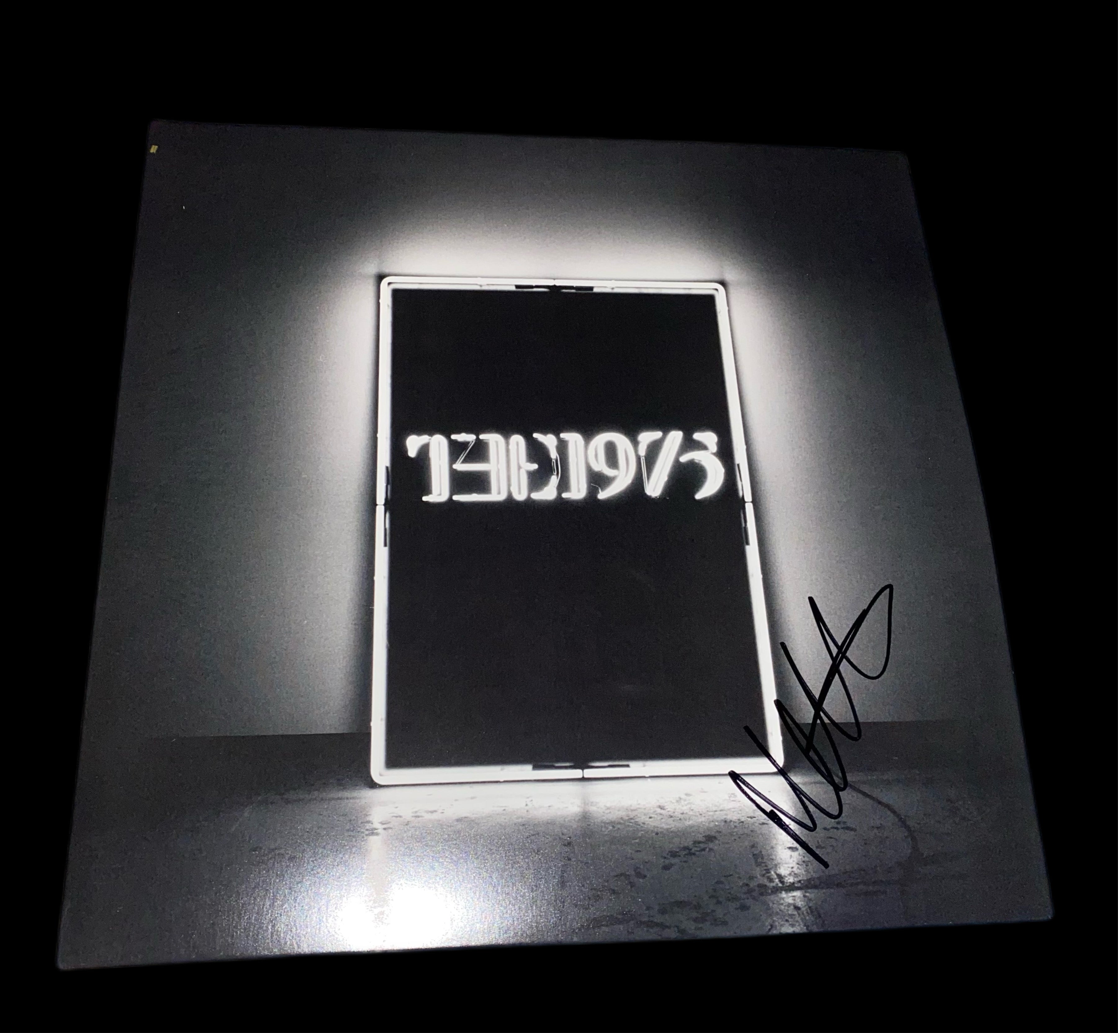 Signed The 1975 online Album