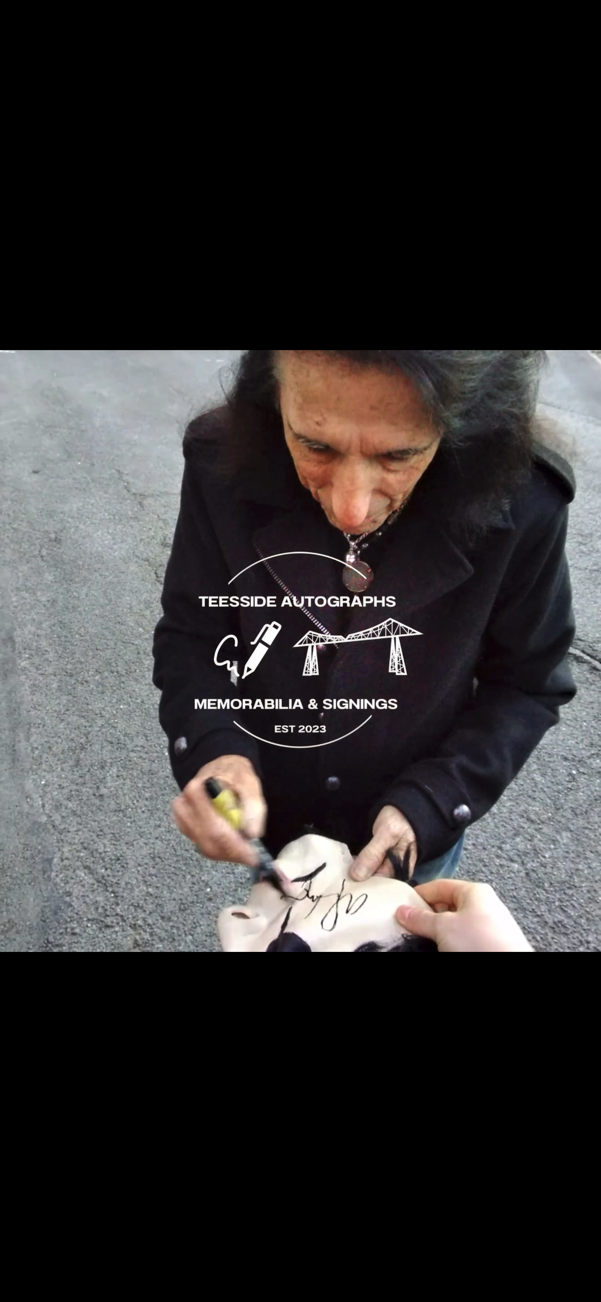 Alice Cooper Hand Signed César 2001 Vintage Mask