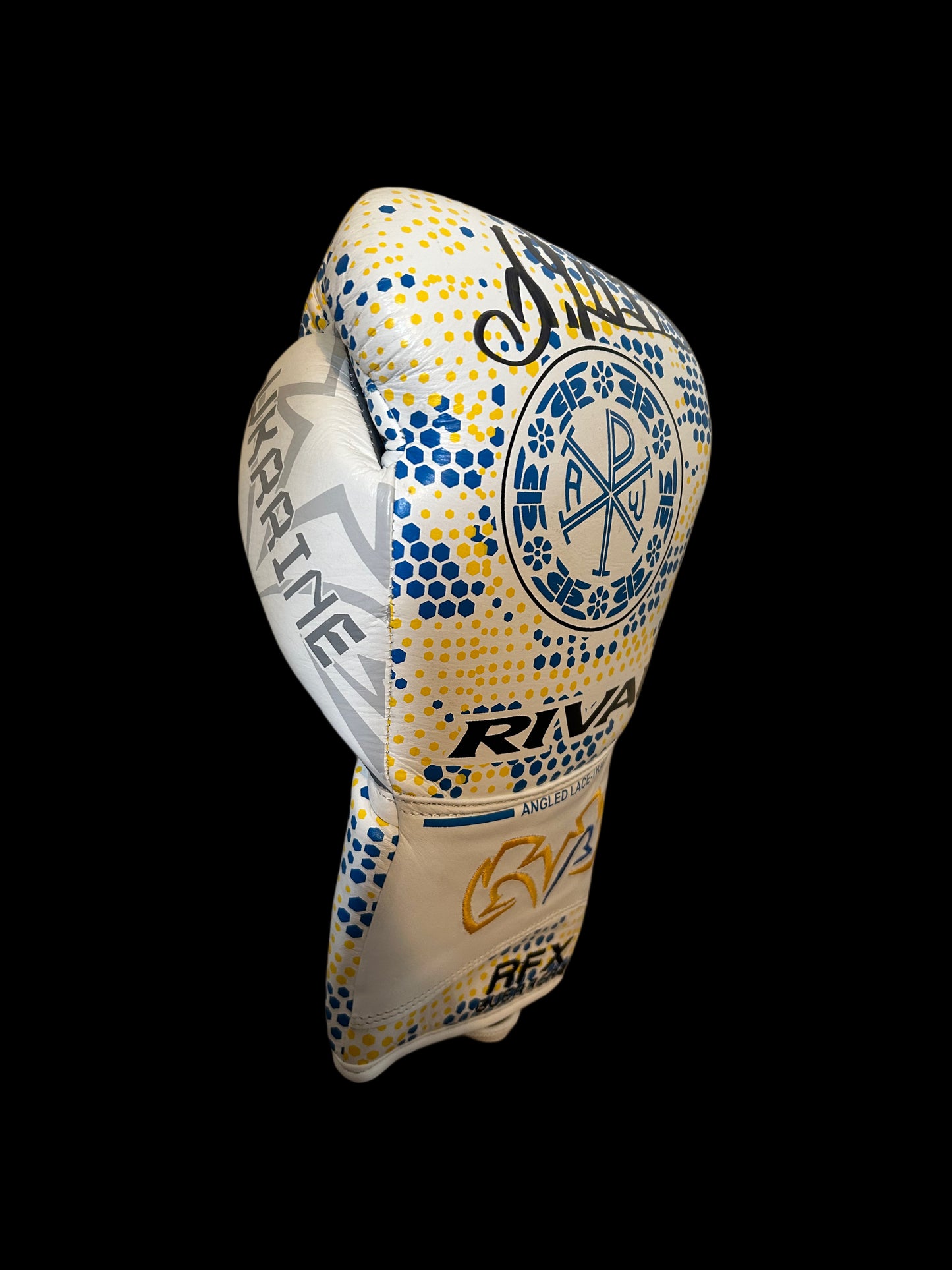 Oleksandr Usyk UNDISPUTED Vs Fury  Rival Replica Hand Signed Glove 1