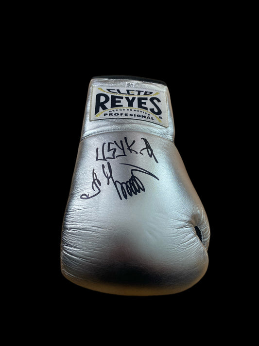 Oleksandr Usyk Hand Signed Boxing Glove 9