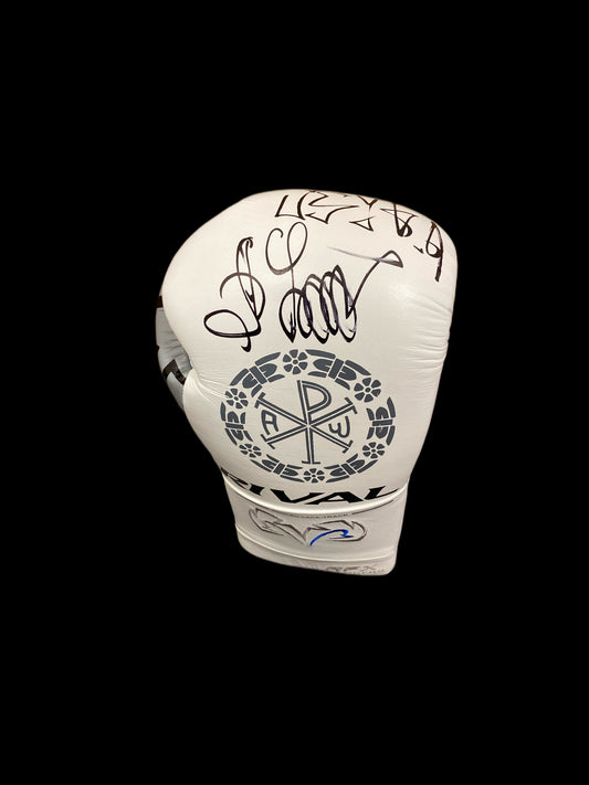 Oleksandr Usyk Hand Signed Dubois Glove Replica 5